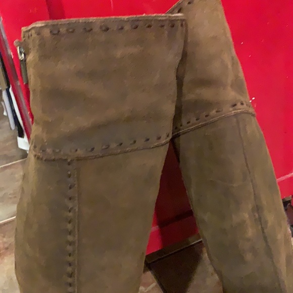 Adrianne Vittadini dark brown distressed suede boot - Picture 5 of 13